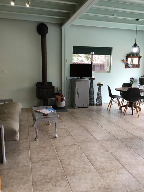 Dunsborough Barn Stay - Accommodation Redcliffe 4