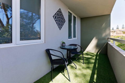 SEA BREEZE â€“ Between Cottesloe Beach & Swan River - Accommodation Redcliffe 12