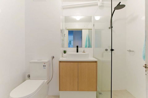 SEA BREEZE â€“ Between Cottesloe Beach & Swan River - Accommodation Redcliffe 5