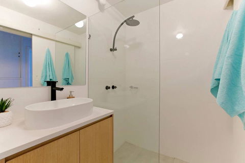 SEA BREEZE â€“ Between Cottesloe Beach & Swan River - Accommodation Redcliffe 11