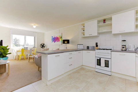 SEA BREEZE â€“ Between Cottesloe Beach & Swan River - Accommodation Redcliffe 7