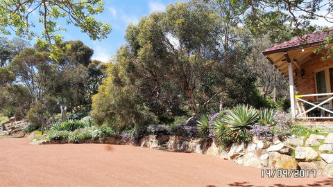 Eleebana Guest House - Accommodation Redcliffe 10