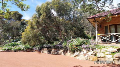 Eleebana Guest House - Accommodation Redcliffe 11