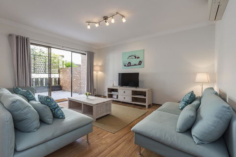 Cottesloe Sea Salt Abode - Executive Escapes - Accommodation Redcliffe 1