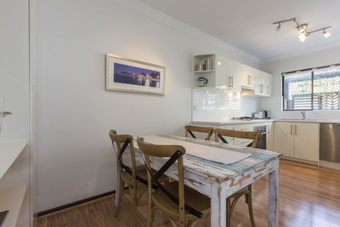 Cottesloe Sea Salt Abode - Executive Escapes - Accommodation Redcliffe 6