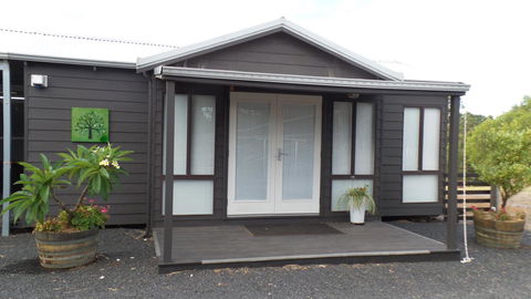 Windfall Estate Vineyard Cottage - Accommodation Redcliffe 15