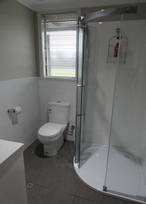 Windfall Estate Vineyard Cottage - Accommodation Redcliffe 7