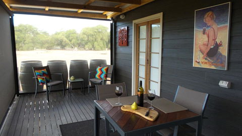 Windfall Estate Vineyard Cottage - Accommodation Redcliffe 4
