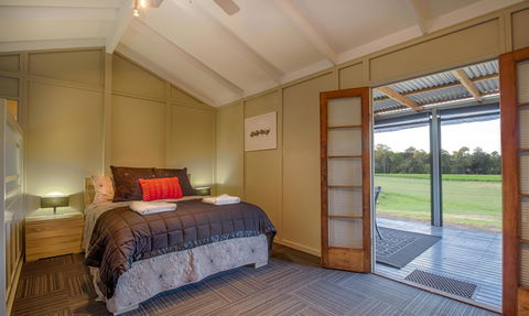 Windfall Estate Vineyard Cottage - Accommodation Redcliffe 1
