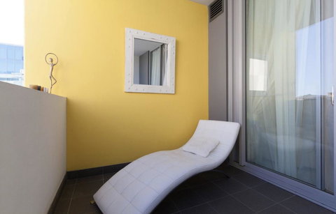 Perth Luxury City Apartment- Free Parking - Accommodation Redcliffe 13