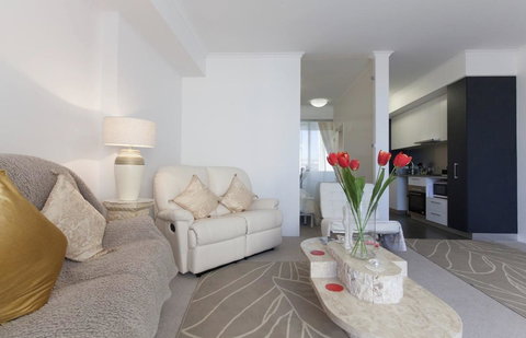 Perth Luxury City Apartment- Free Parking - Accommodation Redcliffe 12