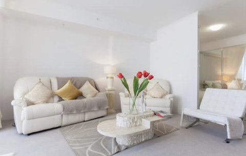 Perth Luxury City Apartment- Free Parking - Accommodation Redcliffe 0