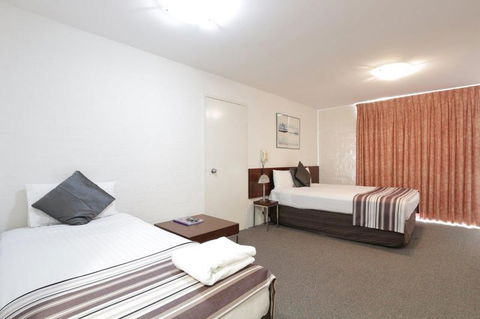 Atrium Hotel Mandurah - Accommodation Redcliffe 1