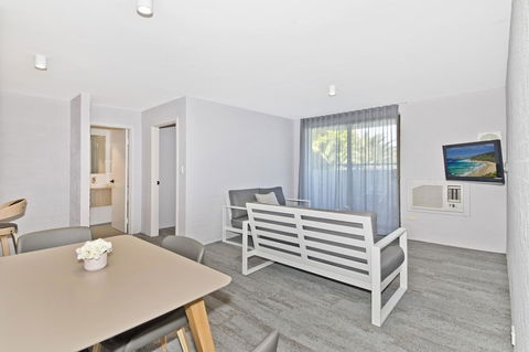 Atrium Hotel Mandurah - Accommodation Redcliffe 25