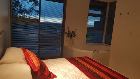 Seaview And Spa At Torbay - Accommodation Redcliffe 4