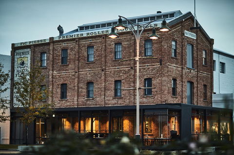 The Premier Mill Hotel - Accommodation Redcliffe 15