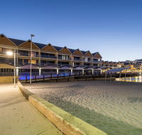 Dolphin Quay Apartments - Accommodation Redcliffe