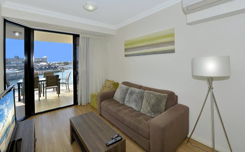 Dolphin Quay Apartments - Accommodation Redcliffe 3
