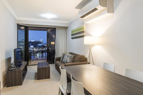 Dolphin Quay Apartments - Accommodation Redcliffe 19
