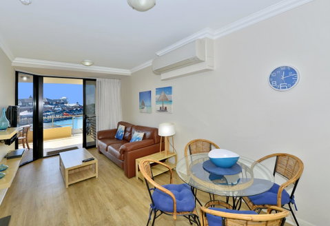 Dolphin Quay Apartments - Accommodation Redcliffe 12