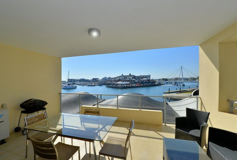 Dolphin Quay Apartments - Accommodation Redcliffe 8