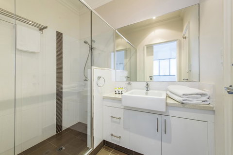 Dolphin Quay Apartments - Accommodation Redcliffe 40