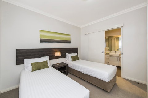 Dolphin Quay Apartments - Accommodation Redcliffe 44