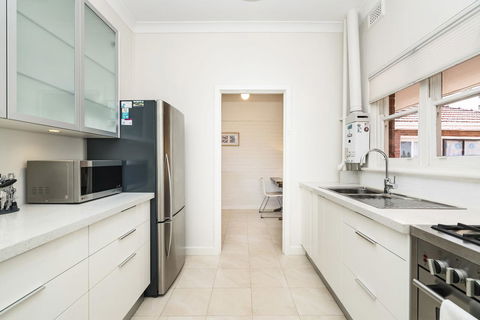 Light Bright, Quality River Views! Free Parking - Accommodation Redcliffe 18