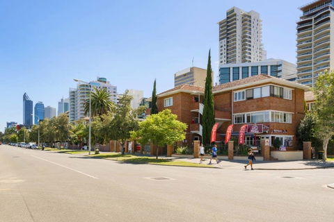 Light Bright, Quality River Views! Free Parking - Accommodation Redcliffe 38