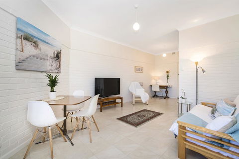 Light Bright, Quality River Views! Free Parking - Accommodation Redcliffe 15