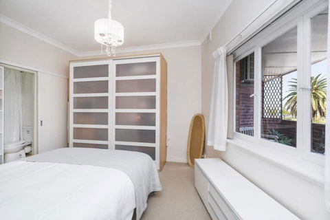 Light Bright, Quality River Views! Free Parking - Accommodation Redcliffe 27