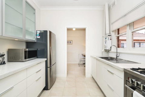 Light Bright, Quality River Views! Free Parking - Accommodation Redcliffe 24
