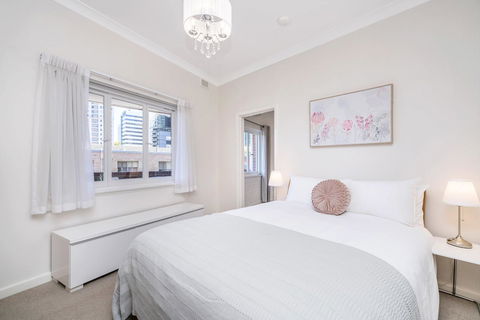 Light Bright, Quality River Views! Free Parking - Accommodation Redcliffe 14