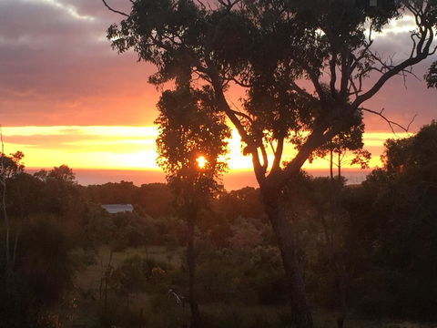Eagle Bay House - Accommodation Redcliffe 10