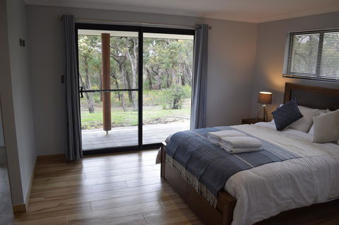 Eagle Bay House - Accommodation Redcliffe 26