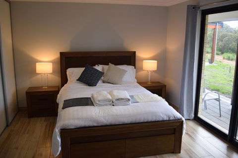 Eagle Bay House - Accommodation Redcliffe 7