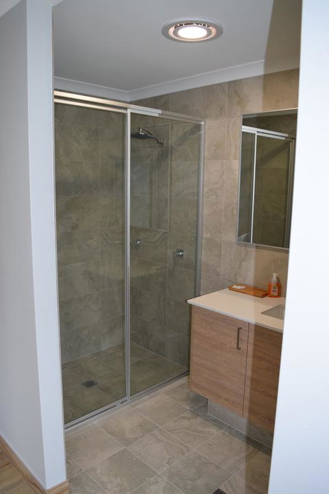 Eagle Bay House - Accommodation Redcliffe 21
