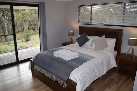 Eagle Bay House - Accommodation Redcliffe 0