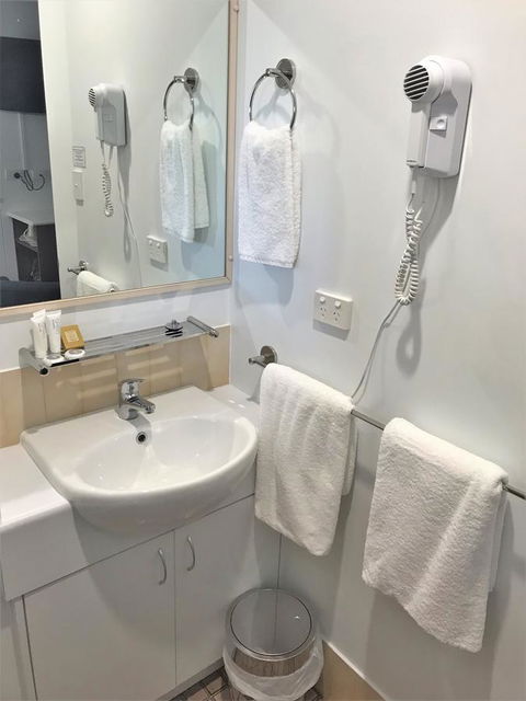 Trinity On Hampden - Accommodation Redcliffe 12