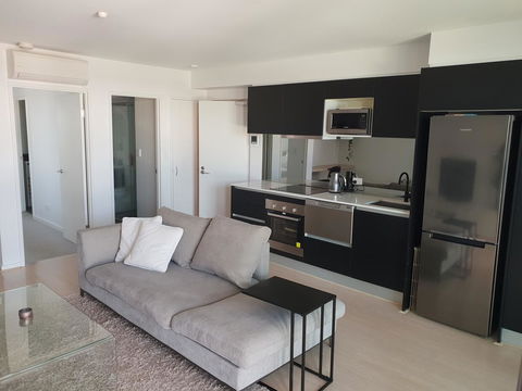 Modern Northbridge Apartment - Accommodation Redcliffe 1