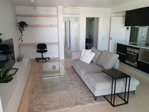 Modern Northbridge Apartment - Accommodation Redcliffe 4