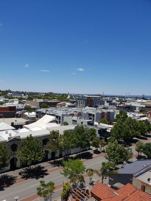 Modern Northbridge Apartment - Accommodation Redcliffe 13