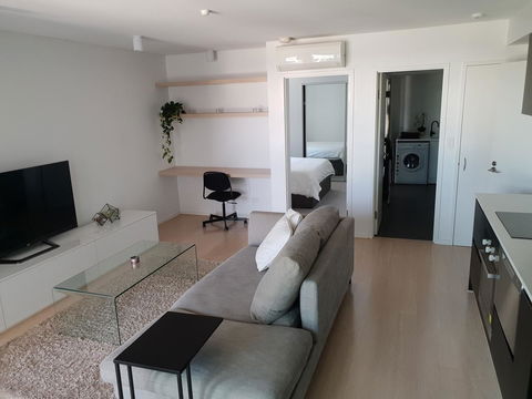 Modern Northbridge Apartment - Accommodation Redcliffe 11