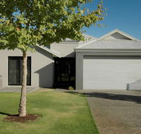 THE SANCTUARY LUXURY HOLIDAY HOME - Accommodation Redcliffe