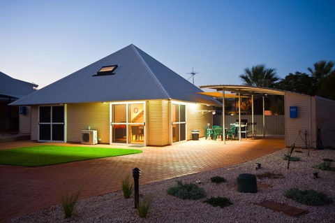 Osprey Holiday Village Unit 103 2 Bedroom - Accommodation Redcliffe 1