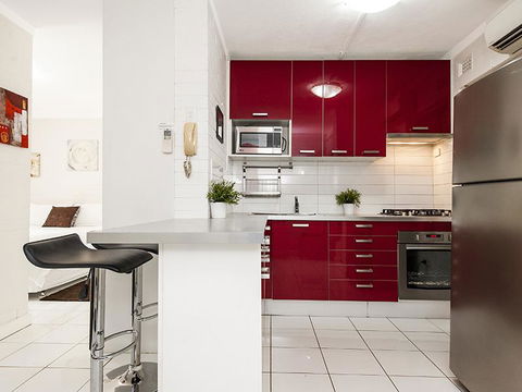 Rosalie 02 - Accommodation Redcliffe 4