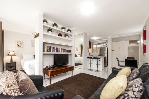 Rosalie 02 - Accommodation Redcliffe 0