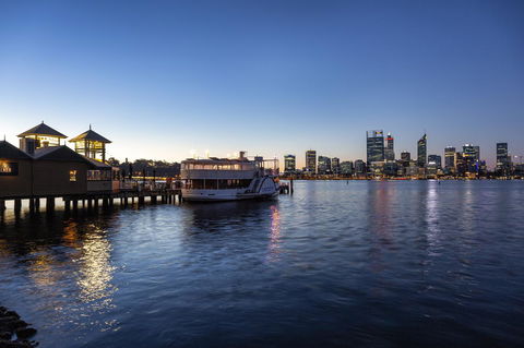 Como Executive Apartment - Accommodation Redcliffe 35