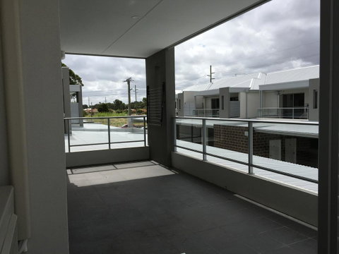 Apartment In Queens Park - Accommodation Redcliffe 13