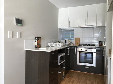 Apartment In Queens Park - Accommodation Redcliffe 7
